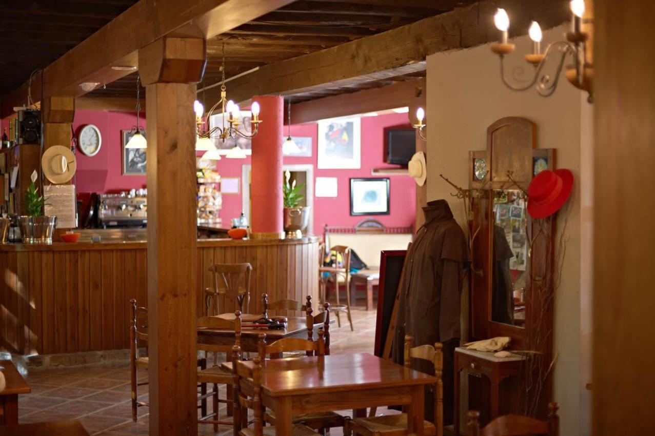 Hotel Charle Jaca Exterior photo