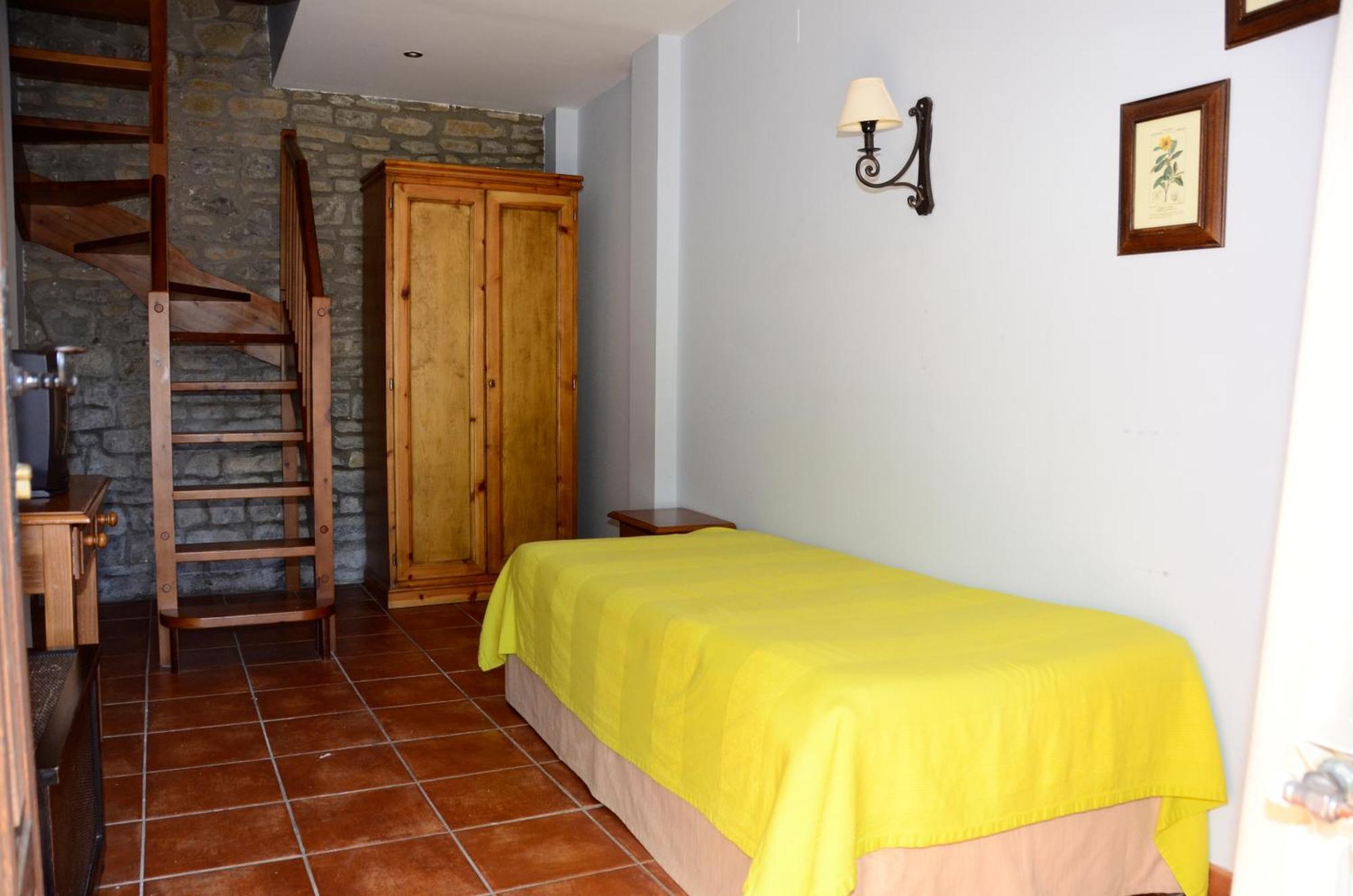 Hotel Charle Jaca Room photo
